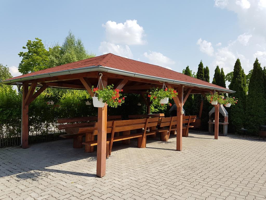 Apartman Taktik Veľký Meder Exterior foto